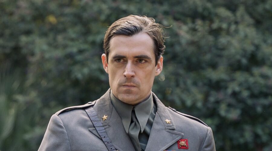 Flavio Parenti (Umberto di Savoia) in una scena de “La Lunga Notte - La Caduta Del Duce”. Credits: Bellucci / Rai.