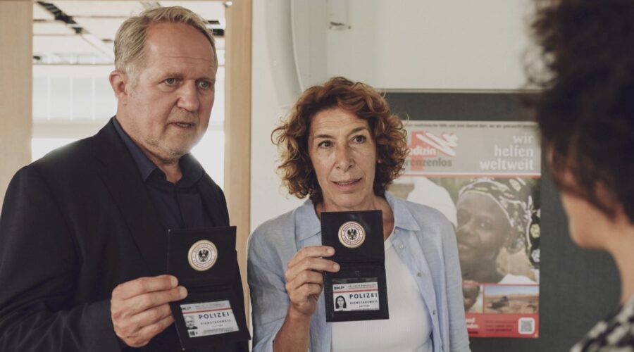 Da sinistra: Moritz Eisner (Harald Krassnitzer) e Bibi Fellner (Adele Neuhauser) in una scena di 