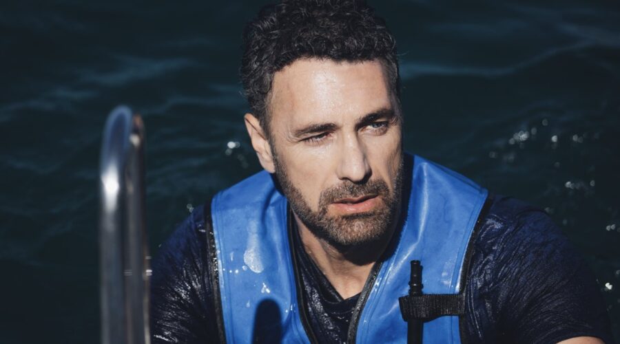 Raoul Bova (Riccardo Bramanti) in una scena de