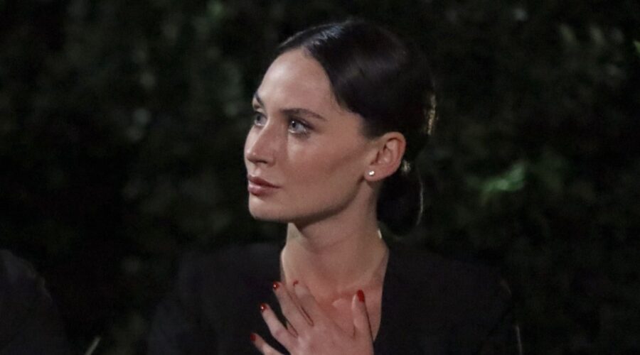 İlayda Çevik (Betül Arcan) in una scena di