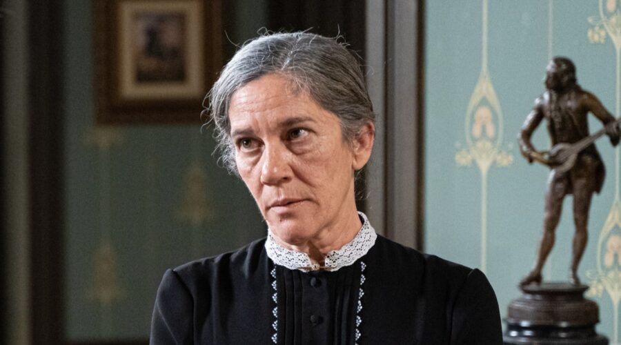 Marga Martínez (Petra Arcos) in una scena de “La Promessa” in onda su Canale 5. Credits: Bambú Producciones/RTVE/RTI Mediaset.
