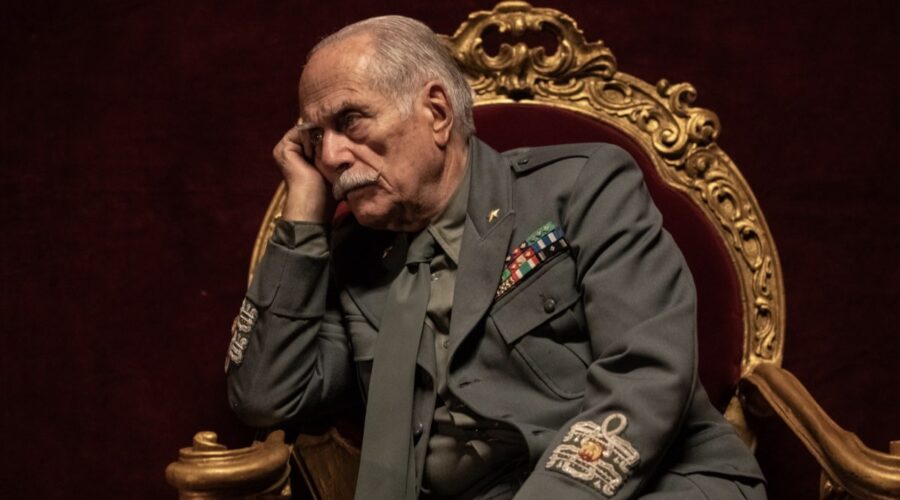 Luigi Diberti (Vittorio Emanuele III) in una scena de “La Lunga Notte - La Caduta Del Duce”. Credits: Di Benedetto / Rai.