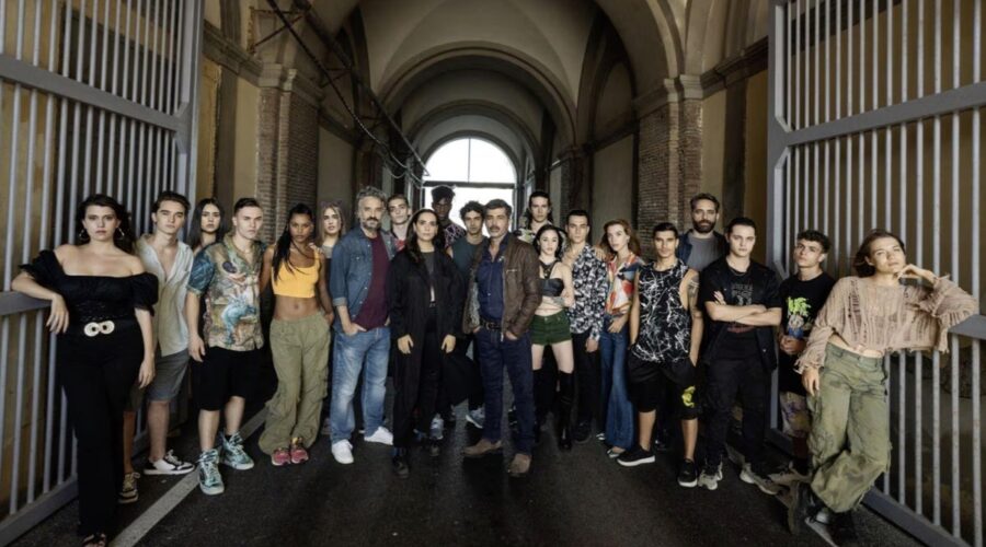 Il cast della quarta stagione di “Mare Fuori”. Credits: Rai.