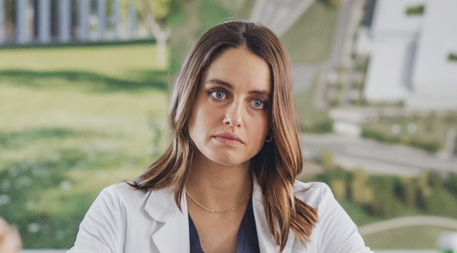 Matilde Gioli (Giulia Giordano) in una scena di “Doc - Nelle tue mani 3”. Credits: Virginia Bettoja e Rai.