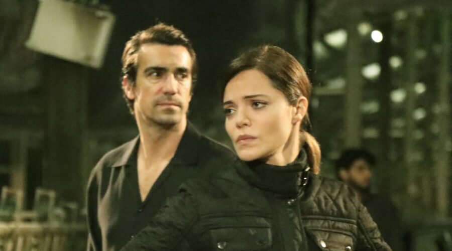 Da sinistra: Hilal Altinbilek (Züleyha) e Ibrahim Çelikkol (Hakan Gumusoglu) in “Terra Amara”. Credits: RTI Mediaset.