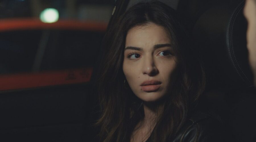 Melisa Aslı Pamuk (Setenay) in una scena di “Dreams and Realities - La forza dei sogni”. Credits: Mediaset Infinity