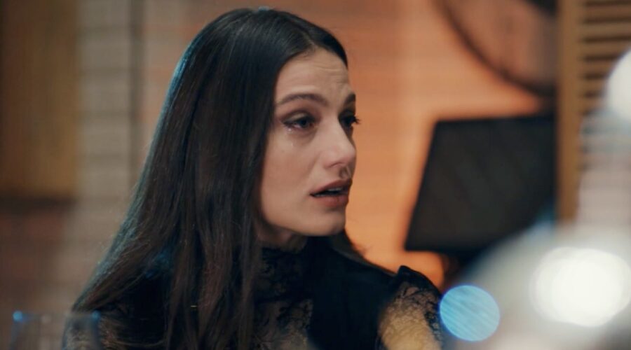 Gulbin racconta perché andò via di casa a Tarik in “My Home My Destiny”. Credits: Cattura schermo/Mediaset Infinity.