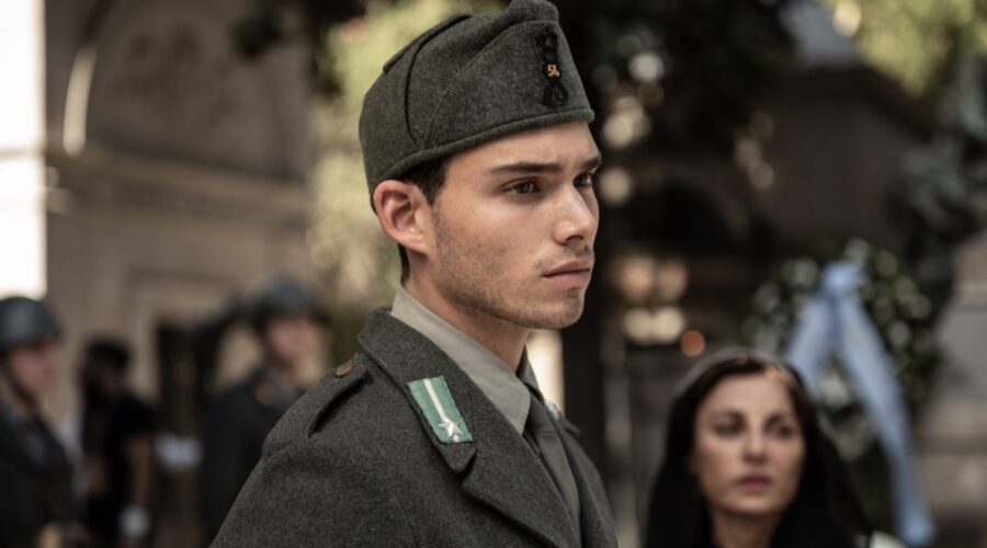 Riccardo De Rinaldis (Italo Niccolai) in una scena de “La Lunga Notte - La Caduta Del Duce”. Credits: Di Benedetto / Rai.