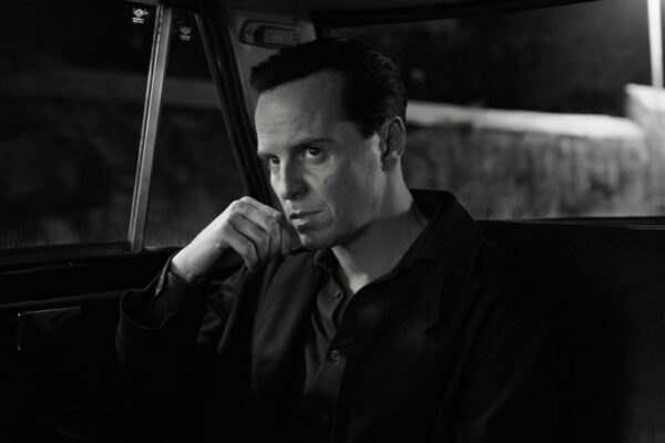 Andrew Scott è il protagonista della serie tv “Ripley”. Credits: Netflix.