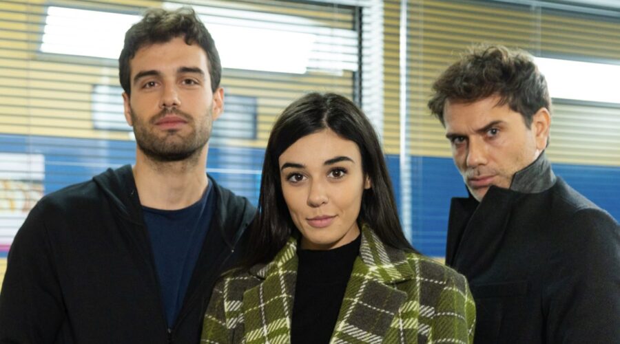 Vladimir Randazzo, Giorgia Gianetiempo, Mauro Racanati in una scena di