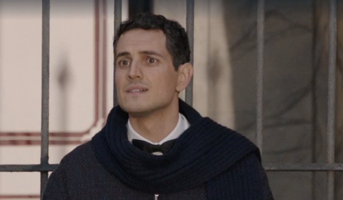 Emanuel Caserio (Salvatore Amato) in una scena della puntata 85 de “Il Paradiso Delle Signore 8“. Credits: Rai.