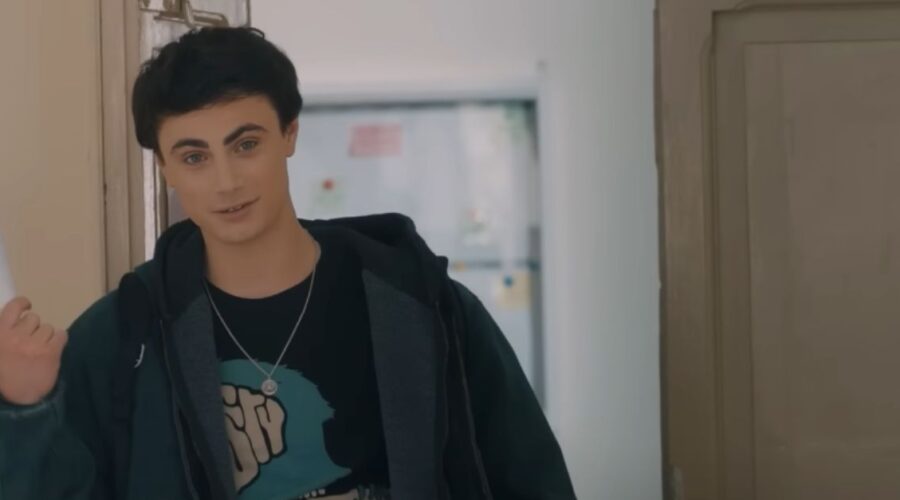 “Skam Italia 6”: Giulio nasconde qualcosa sul suo passato. Credits: Cattura schermo/YouTube.