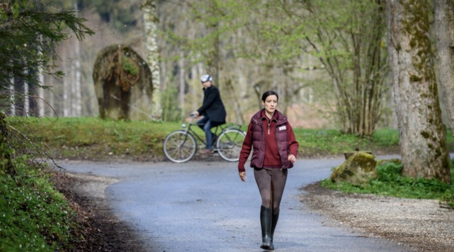 Katrin Anne Heß (Carolin Lamprecht) in “Tempesta D'Amore”. Credits Das Erste/RTI Mediaset. (Tempesta d'amore 1 febbraio 2024)