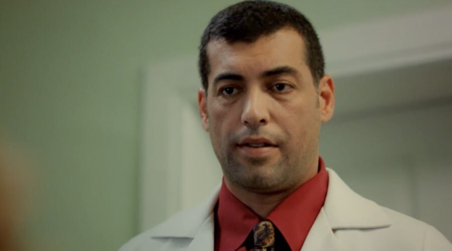 Aykut in una scena di