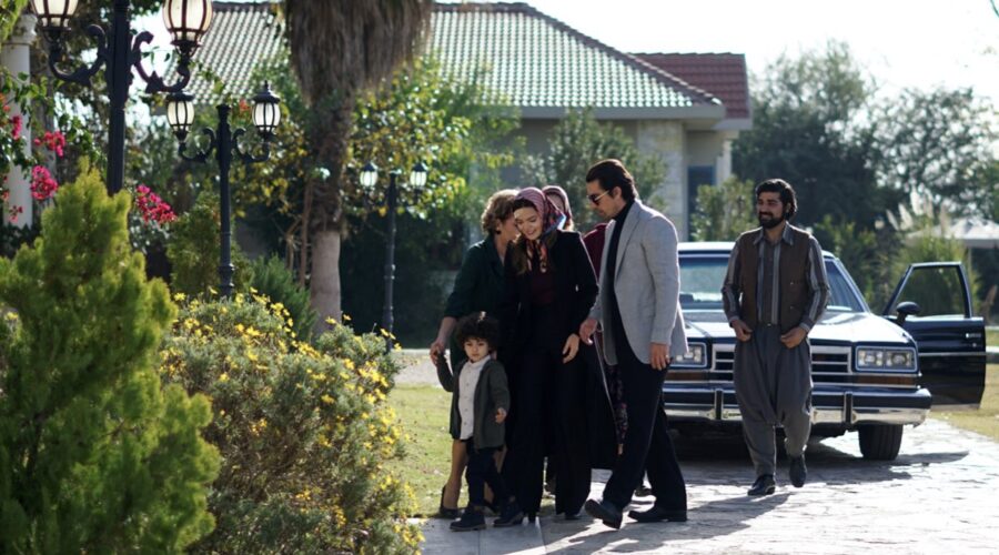 Da sinistra: Hilal Altinbilek (Züleyha) e Ibrahim Çelikkol (Hakan Gumusoglu) in “Terra Amara”. Credits: RTI Mediaset.