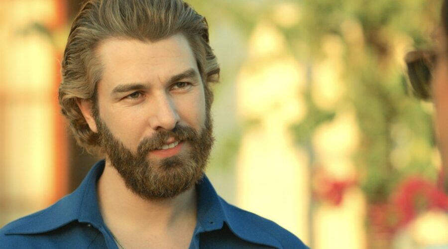 Furkan Palalı (Fikret) in una scena di “Terra Amara”. Credits: RTI Mediaset.