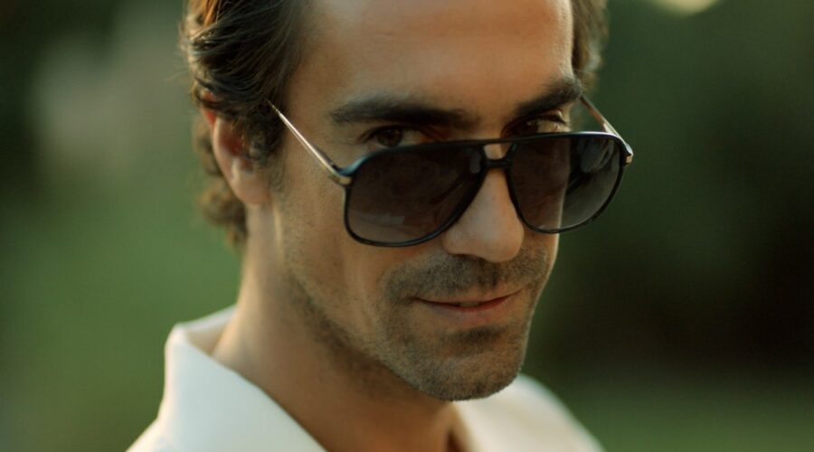 İbrahim Çelikkol interpreta Hakan alias Memet Kara in “Terra Amara”. Credits: RTI Mediaset.
