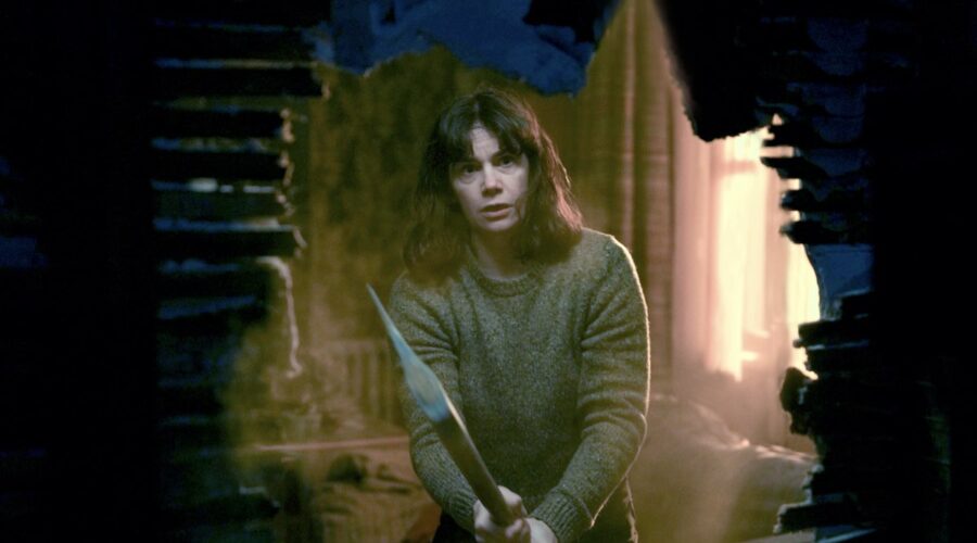 Una scena di “The Woman In The Wall”. Credits: Paramount+.
