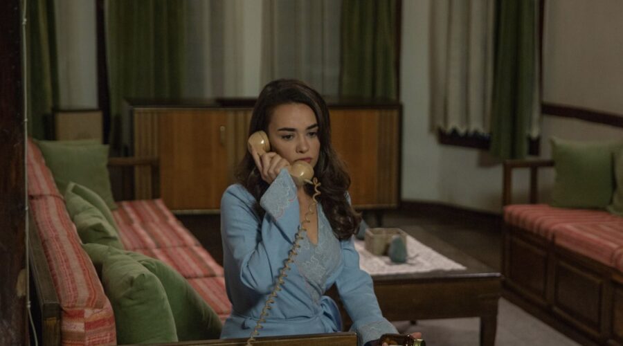 Hande Soral (Ümit Kahraman/Ayla Özden) in una scena di ”Terra Amara”. Credits: Mediaset