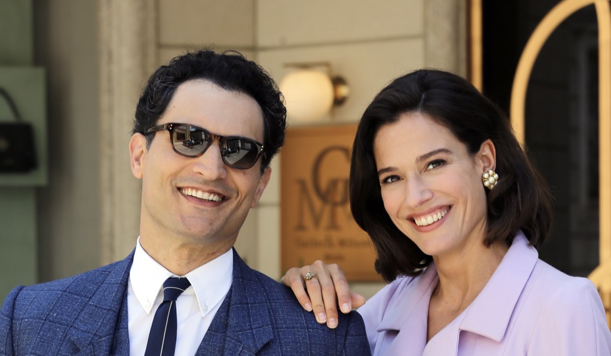Da sinistra: Alessandro Tersigni (Vittorio Conti) e Chiara Baschetti (Matilde Frigerio di Sant'Erasmo) in un posato per ”Il Paradiso Delle Signore 8”. Credits: P. Bruni e Rai.