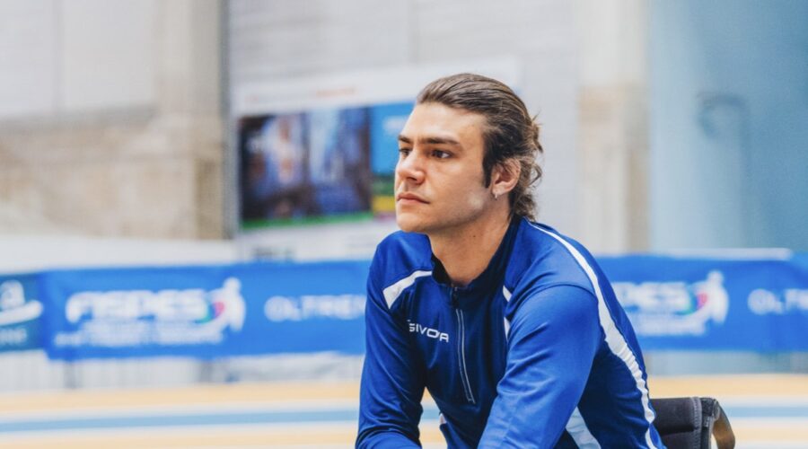 Vittorio Magazzù (Christian Belli) in una scena de “I Fantastici 5”. Credits: Virginia Bettoja e Mediaset.