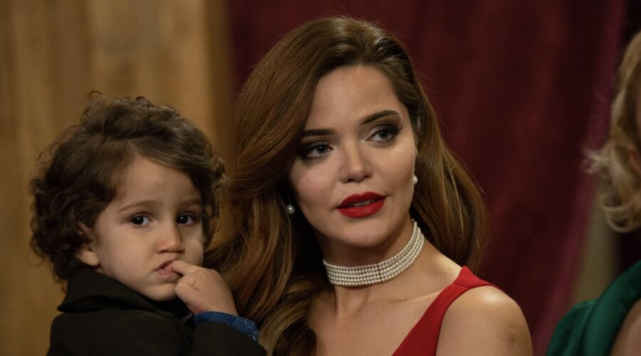 Hilal Altınbilek (Züleyha) in una scena di “Terra Amara”. Credits: Mediaset.