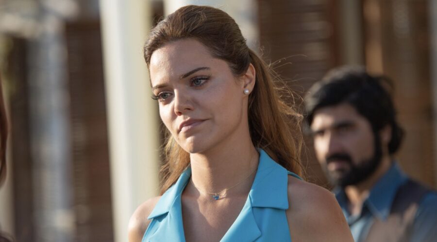 Hilal Altınbilek (Züleyha) in una scena di “Terra Amara”. Credits: Mediaset.