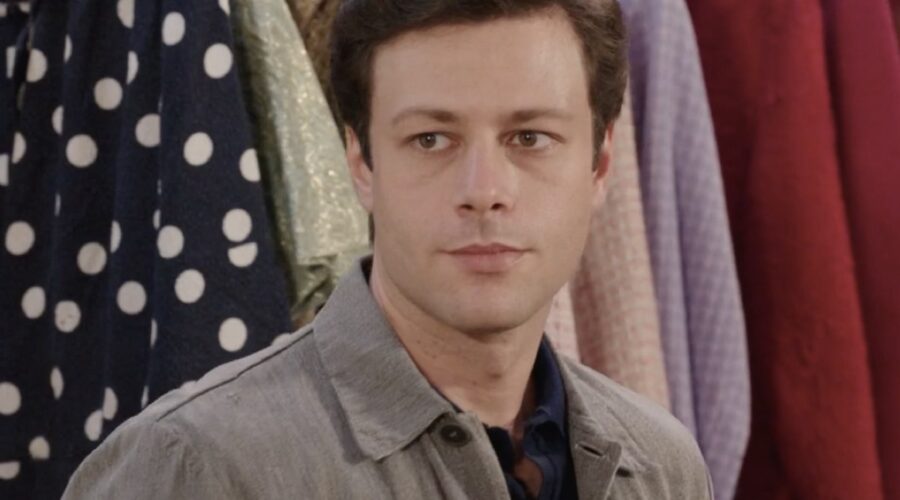 Gabriele Anagni (Alfredo Perico) in una scena della puntata 102 de “Il Paradiso Delle Signore 8”. Credits: Rai.