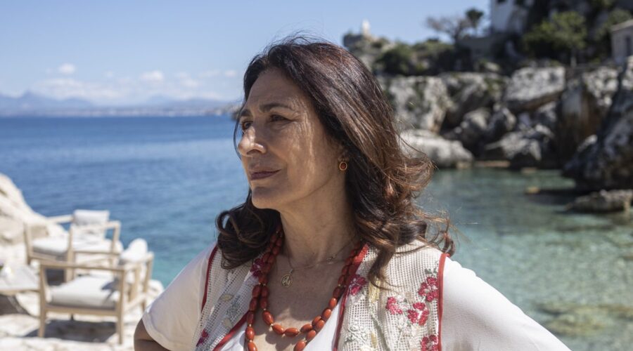 Antonella Attili (Marilù) in una scena di “Makari 3”. Credits: Rai.