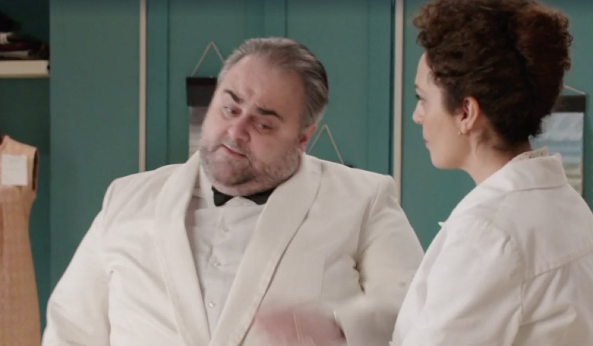 Da sinistra: Massimo Cagnina (Ciro Puglisi) e Gioia Spaziani (Concetta Puglisi) in una scena della puntata 106 de “Il Paradiso Delle Signore 8”. Credits: Rai.