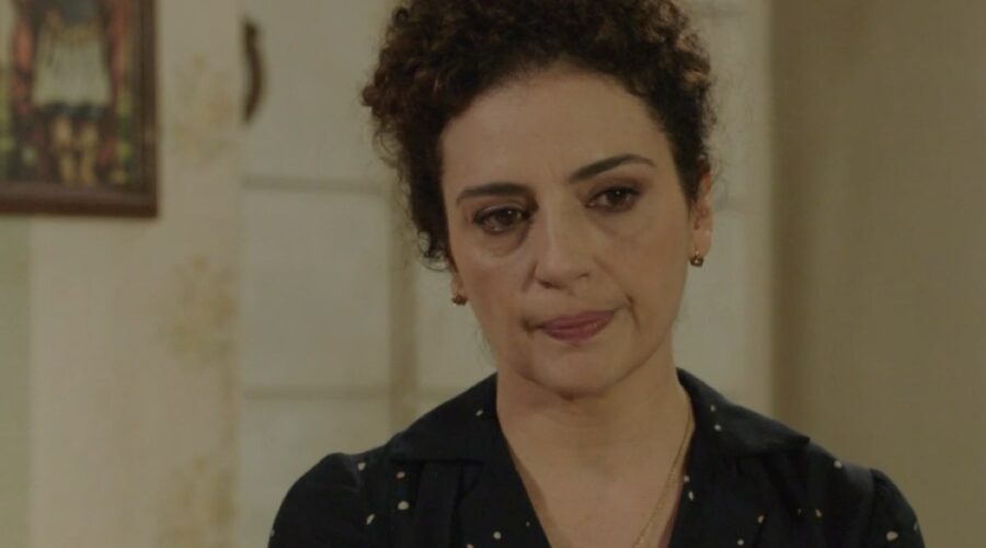 Gioia Spaziani (Concetta Puglisi) in una scena della puntata 102 de “Il Paradiso Delle Signore 8”. Credits: Rai.