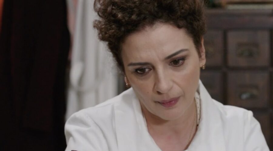 Gioia Spaziani (Concetta Puglisi) in una scena della puntata 111 de “Il Paradiso Delle Signore 8”. Credits: Rai.