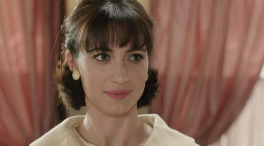 Clara Danese (Elvira Gallo) in una scena della puntata 108 de “Il Paradiso Delle Signore 8”. Credits: Rai.