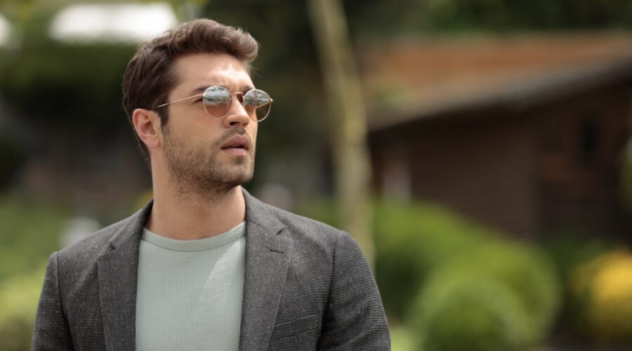 Furkan Andic (Demir) in una scena di “Everywhere I Go - Coincidenze d'amore”. Credits: Mediaset Infinity.
