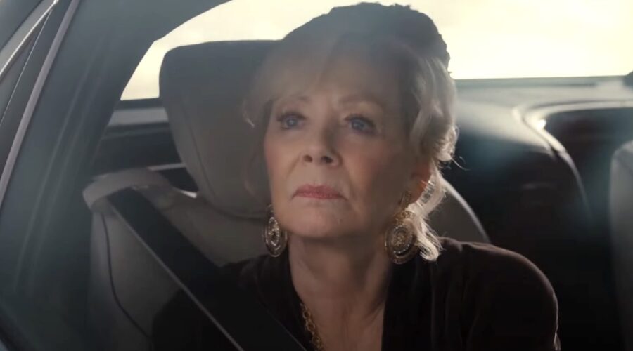 Jean Smart in una scena della seconda stagione di “Hacks”. Credits: fotogramma/YouTube.