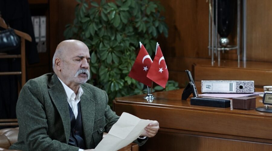 Altan Gördüm (Hasmet Colak) in una scena di “Terra Amara”. Credits: RTI Mediaset.