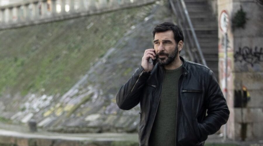 Edoardo Leo (Luca Travaglia) in una scena de