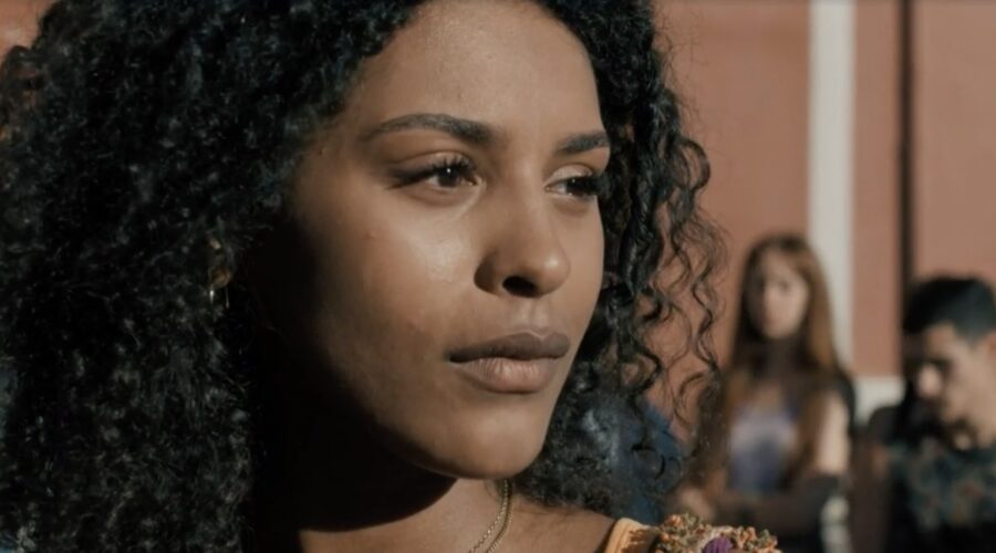 Kubra (Kyshan Claire Wilson) lascia l'IPM nell'episodio 12 di “Mare Fuori 4”. Credits: Cattura schermo/Rai.