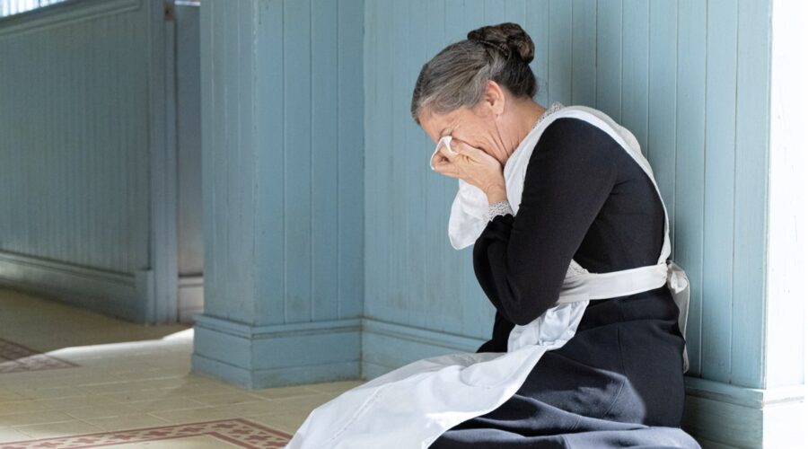 Marga Martínez (Petra Arcos) in una scena de “La Promessa” in onda su Canale 5. Credits: Bambú Producciones/RTVE/RTI Mediaset.