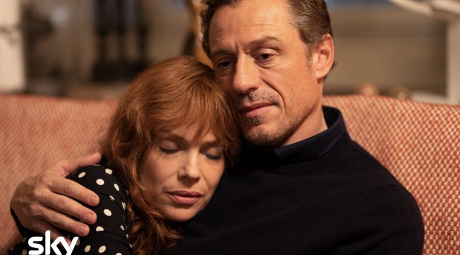 Da sinistra: Micaela Ramazzotti (Anna) e Stefano Accorsi (Alessandro) in una scena di “Un Amore”. Credits: Sky Italia.