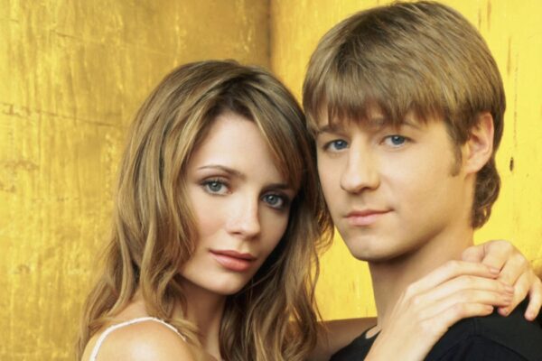 Mischa Barton E Ben Mckenzie In Un Posato Per 