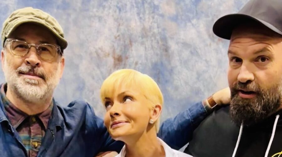 Da sinistra: Jason Lee, Jaime Pressly e Ethan Suplee nella foto-reunion di “My Name is Earl”. Credits: @jaimepressly/Instagram.