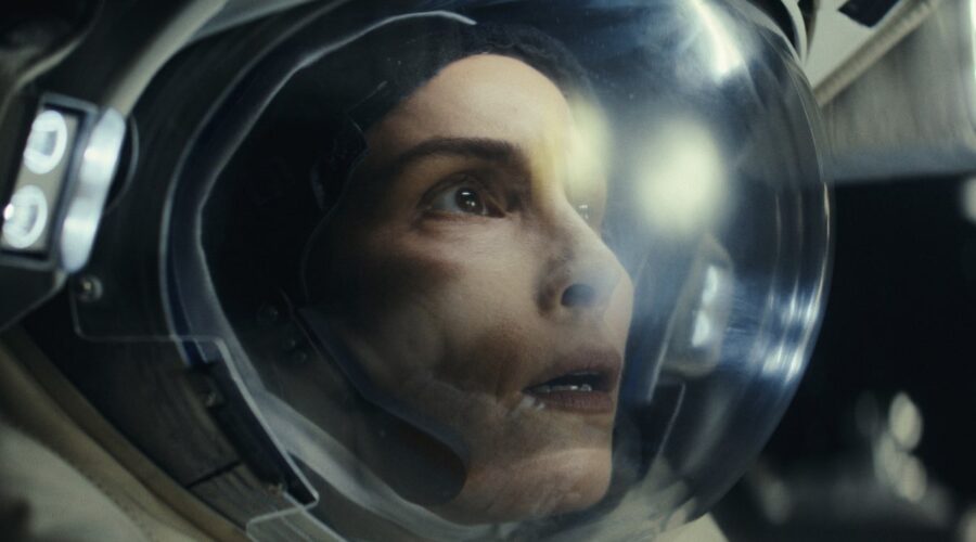 Nomi Rapace in una scena di “Constellation” episodio 1. Credits: Apple Tv+.