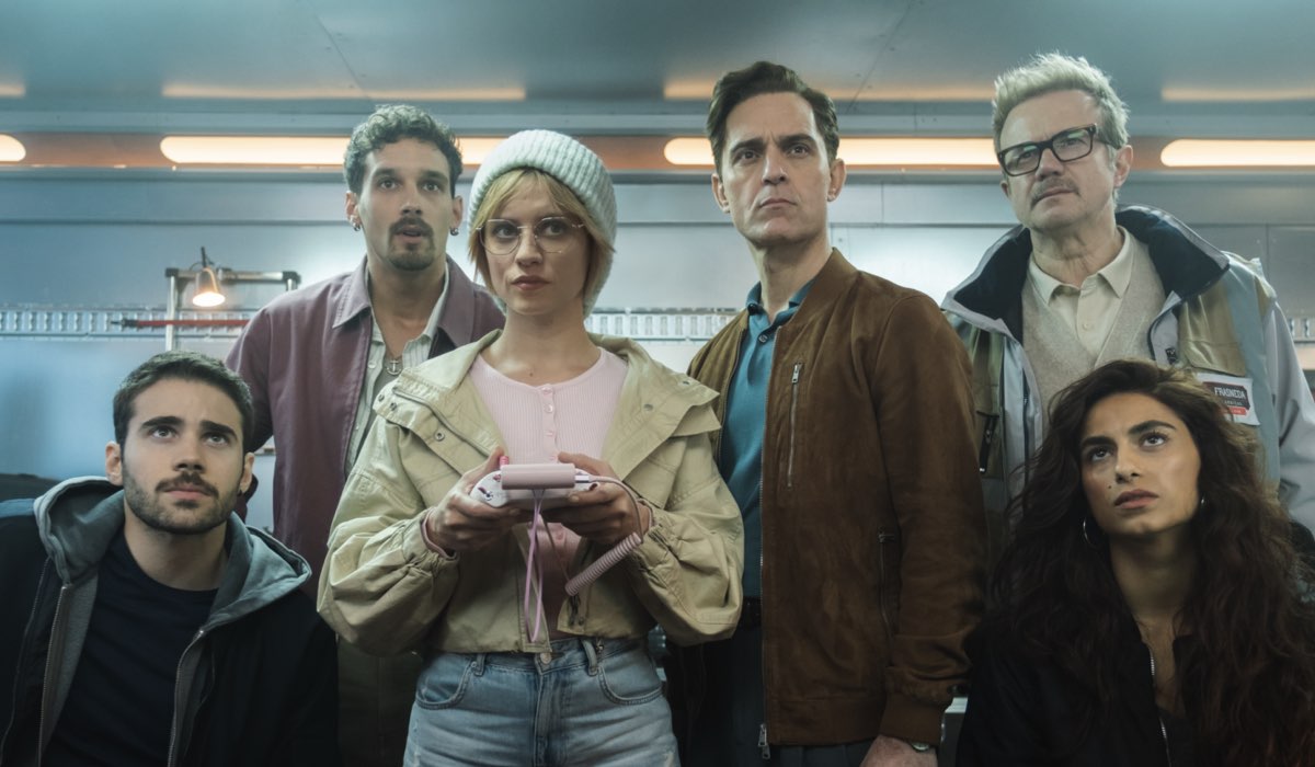 Pedro Alonso (Berlino) e la banda in un posato per “Berlino e la dama con l'ermellino”. Credits: Felipe Hernandez/Netflix Italia.