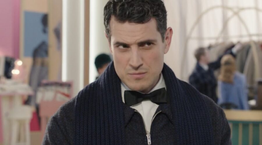 Emanuel Caserio (Salvatore Amato) in una scena della puntata 96 de “Il Paradiso Delle Signore 8”. Credits: Rai.