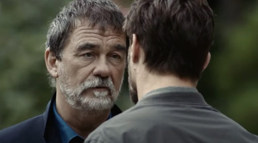 Screenshot di Olivier Marchal nel trailer ufficiale di “I Fiumi Di Porpora - La Serie”. Credits: RTS