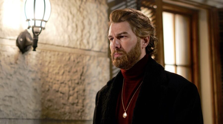 Furkan Palalı (Fikret) in una scena di “Terra Amara”. Credits: Mediaset.