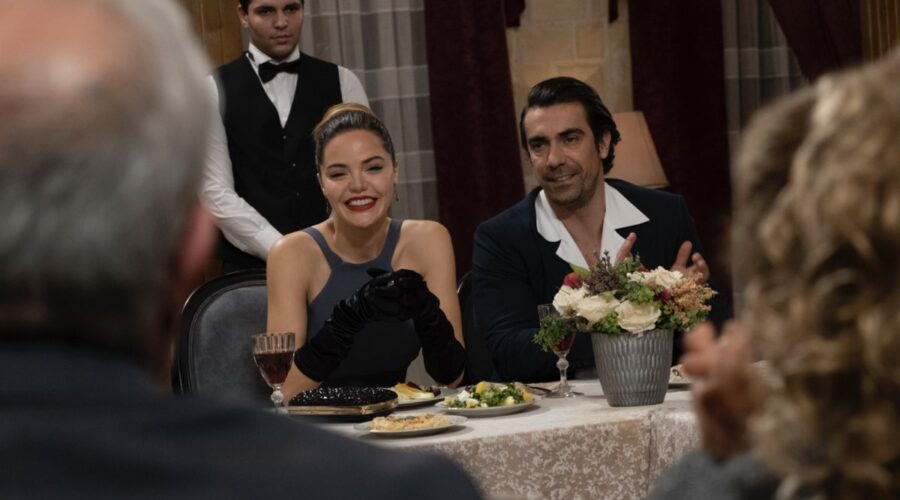 Da sinistra: Hilal Altinbilek (Züleyha) e Ibrahim Çelikkol (Hakan Gumusoglu) in “Terra Amara”. Credits: RTI Mediaset.