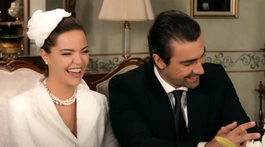 Da sinistra: Hilal Altinbilek (Züleyha) e Ibrahim Çelikkol (Hakan Gumusoglu) in “Terra Amara”. Credits: Cattura schermo/YouTube.