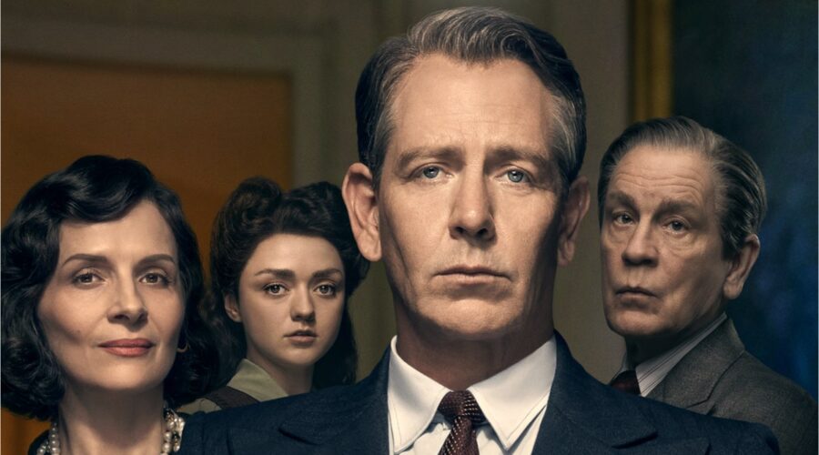 La key art di The New Look, la serie tv con Ben Mendelsohn e Juliette Binoche. Credits: Apple TV+.